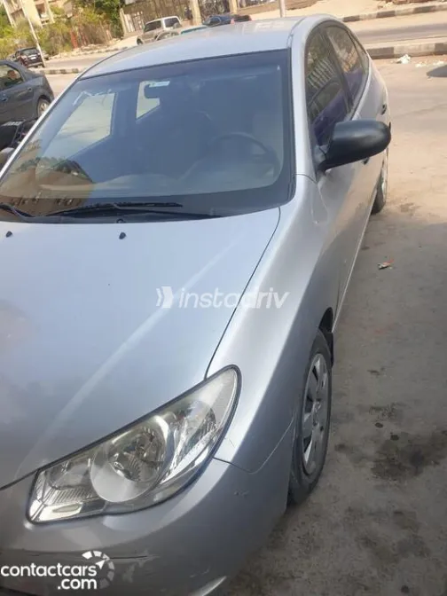 هيونداي إلنترا 2010 أبيض مستعملة للبيع - 4