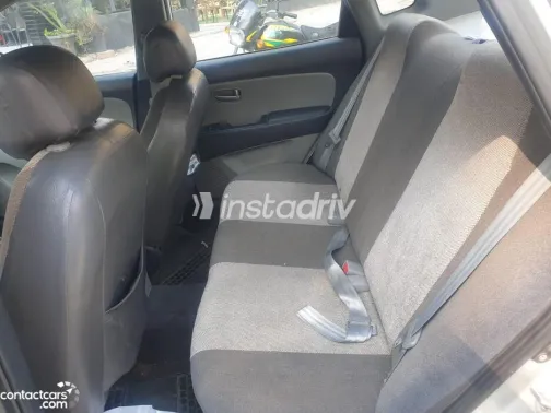 هيونداي إلنترا 2010 أبيض مستعملة للبيع - 7