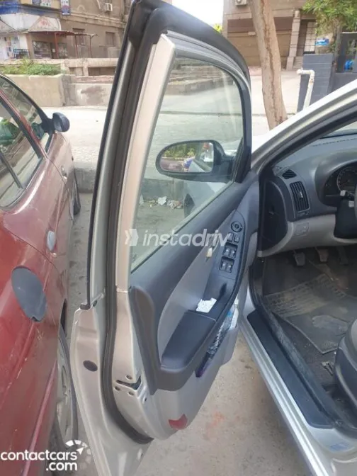 هيونداي إلنترا 2010 أبيض مستعملة للبيع - 9