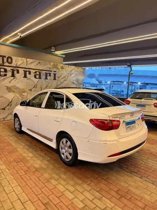 هيونداي إلنترا 2020 أبيض مستعملة للبيع - 4