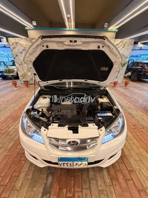 هيونداي إلنترا 2020 أبيض مستعملة للبيع - 6