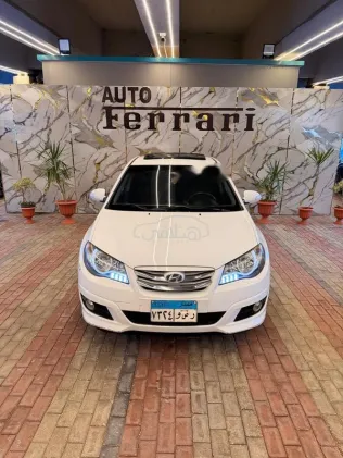 هيونداي إلنترا 2020 أبيض مستعملة للبيع