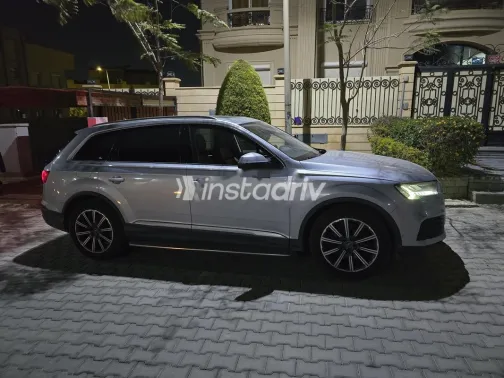 اودي Q7 2021 أبيض مستعملة للبيع - 4