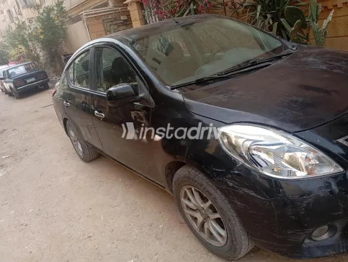 نيسان صنى 2013 أسود مستعملة للبيع - 2