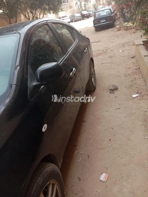 نيسان صنى 2013 أسود مستعملة للبيع - 3