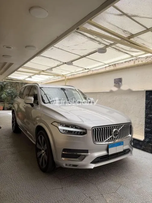 فولفو XC90 2021 فضي مستعملة للبيع - 1