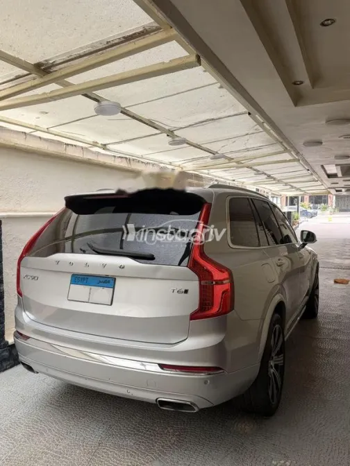 فولفو XC90 2021 فضي مستعملة للبيع - 4