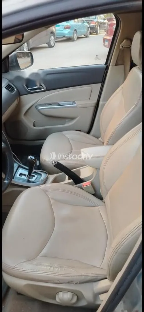 شيفروليه أوبترا 2017 أبيض مستعملة للبيع - 1