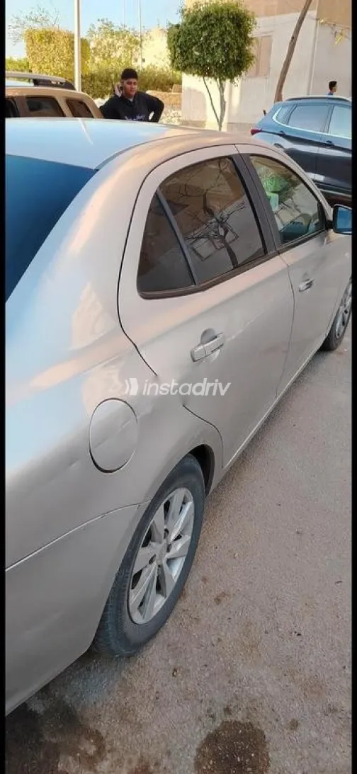 شيفروليه أوبترا 2017 أبيض مستعملة للبيع - 2