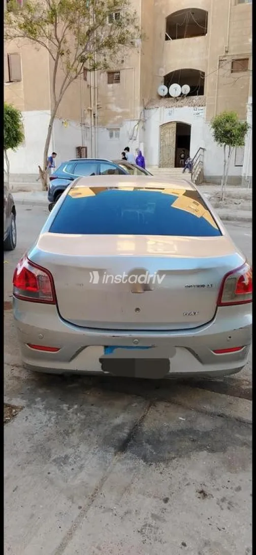 شيفروليه أوبترا 2017 أبيض مستعملة للبيع - 4