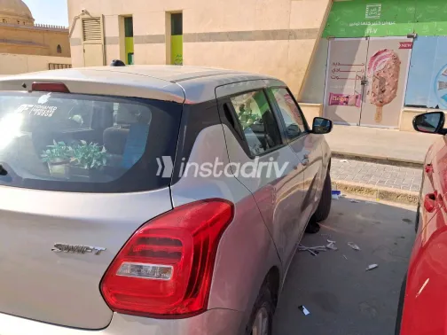 سوزوكى سويفت 2021 أبيض مستعملة للبيع - 3