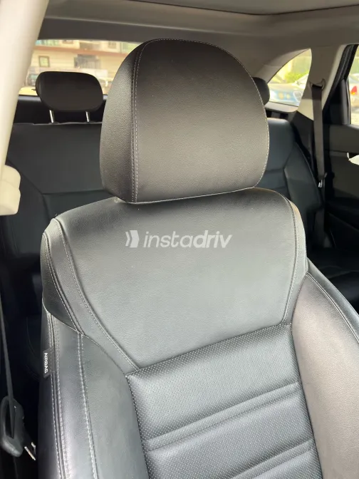 Kia Sorento 2019 White Used for Sale - 5