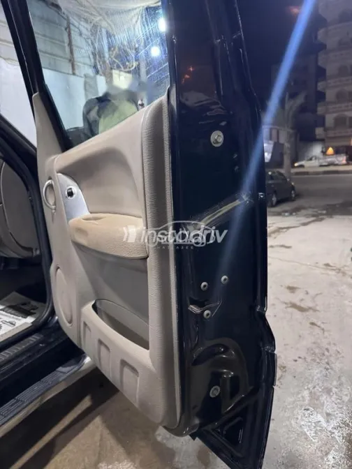 Jeep Liberty 2005 Black Used for Sale - 9