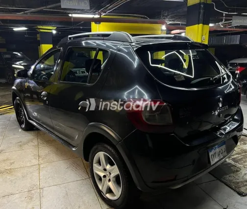 رينو سانديرو  ( ستيب  واى ) 2015 أسود مستعملة للبيع - 1