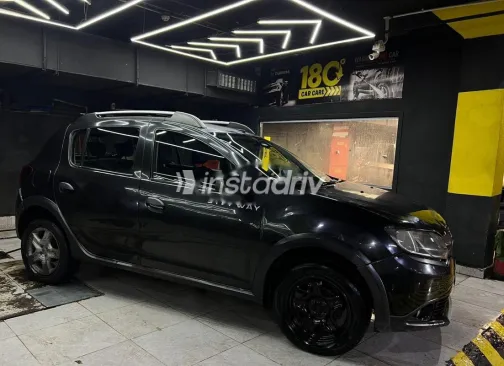 رينو سانديرو  ( ستيب  واى ) 2015 أسود مستعملة للبيع - 3