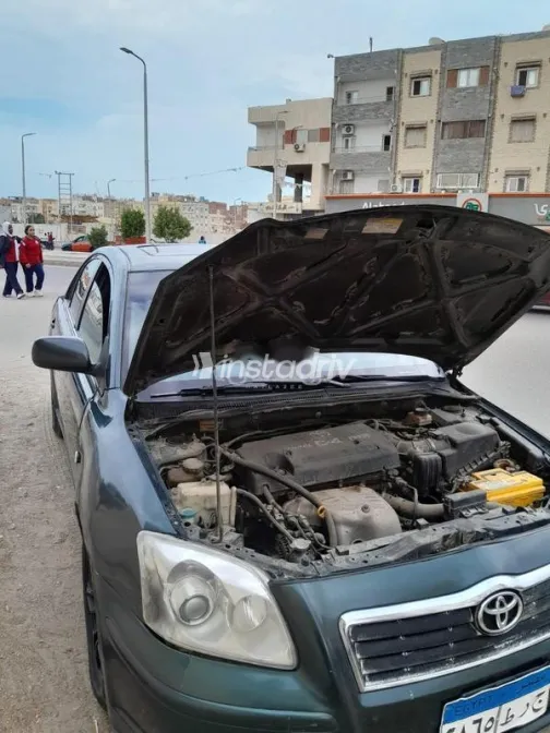 تويوتا أفنسيس 2006 أخضر غامق مستعملة للبيع - 1