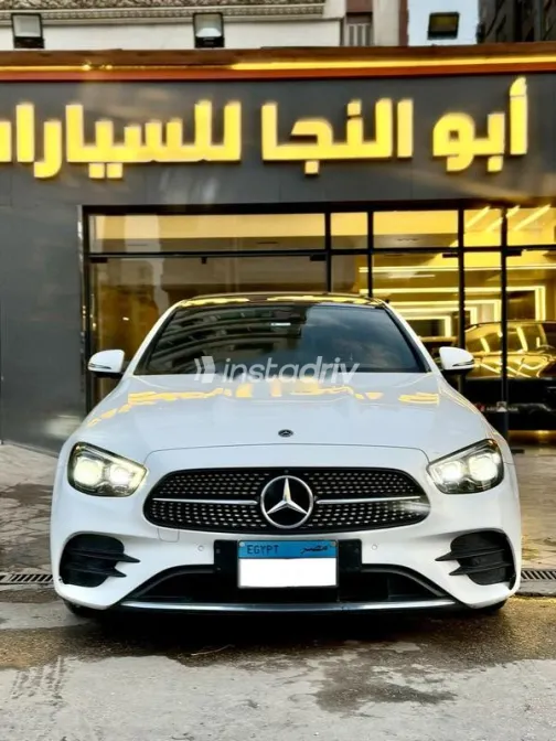 مرسيدس E 200 2021 أبيض مستعملة للبيع - 1