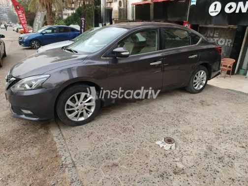 نيسان سنترا 2019 أبيض مستعملة للبيع - 2