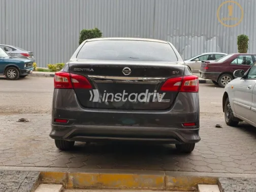 نيسان سنترا 2019 أبيض مستعملة للبيع - 3