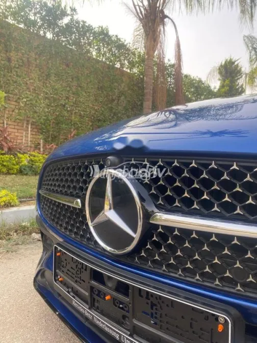 مرسيدس C 180 2025 أزرق غامق مستعملة للبيع - 4