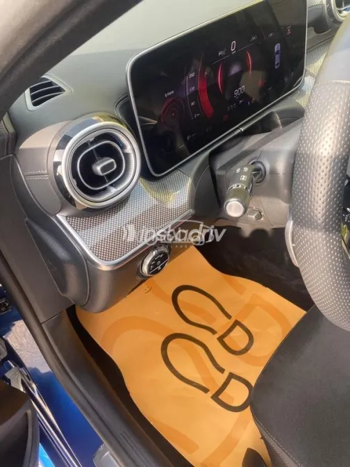 مرسيدس C 180 2025 أزرق غامق مستعملة للبيع - 6