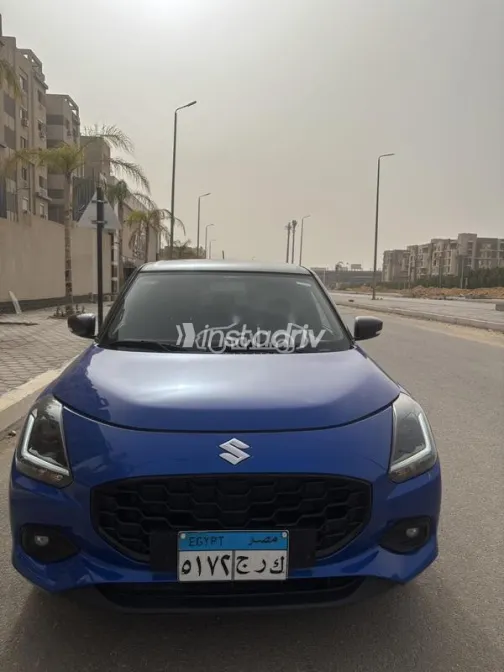 Suzuki Swift 2025 White Used for Sale - 1