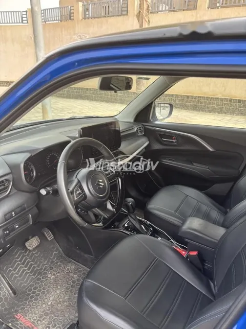 Suzuki Swift 2025 White Used for Sale - 7