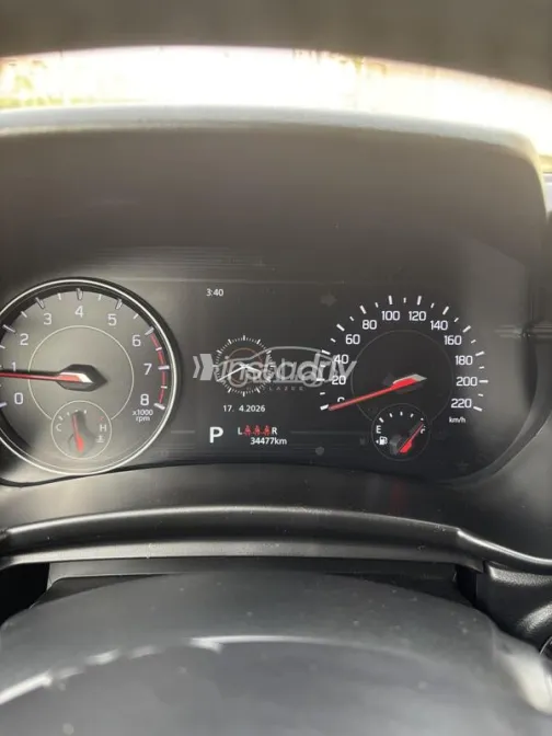 Suzuki Swift 2025 White Used for Sale - 9