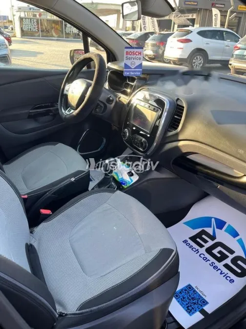 Renault Captur 2017 White Used for Sale - 6