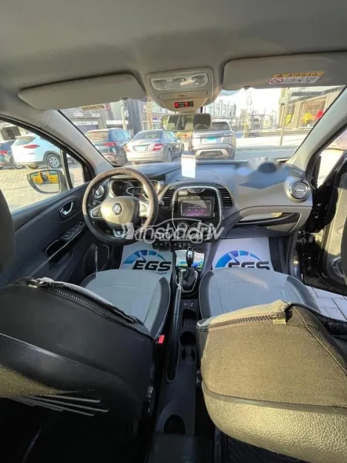 Renault Captur 2017 White Used for Sale - 8