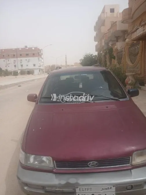 هيونداي سانتامو 2001 أحمر غامق مستعملة للبيع - 3