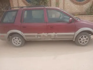 هيونداي سانتامو 2001 أحمر غامق مستعملة للبيع