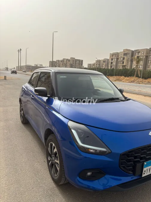 Suzuki Swift 2025 White Used for Sale - 1