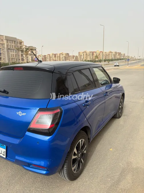 Suzuki Swift 2025 White Used for Sale - 2