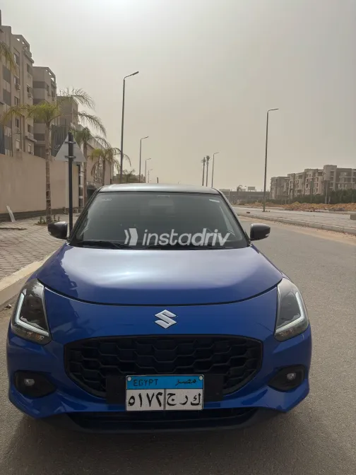 Suzuki Swift 2025 White Used for Sale - 4