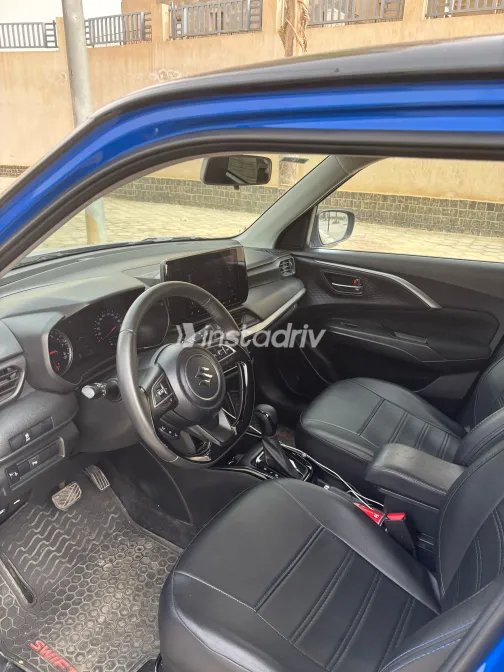 Suzuki Swift 2025 White Used for Sale - 5