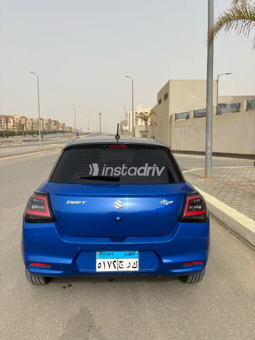 Suzuki Swift 2025 White Used for Sale - 6