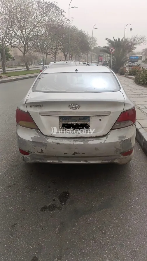 Hyundai Accent 2012 White Used for Sale - 3