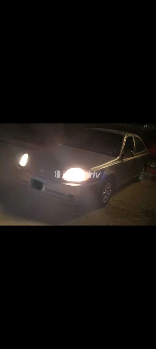 Hyundai Verna 2011 White Used for Sale - 5