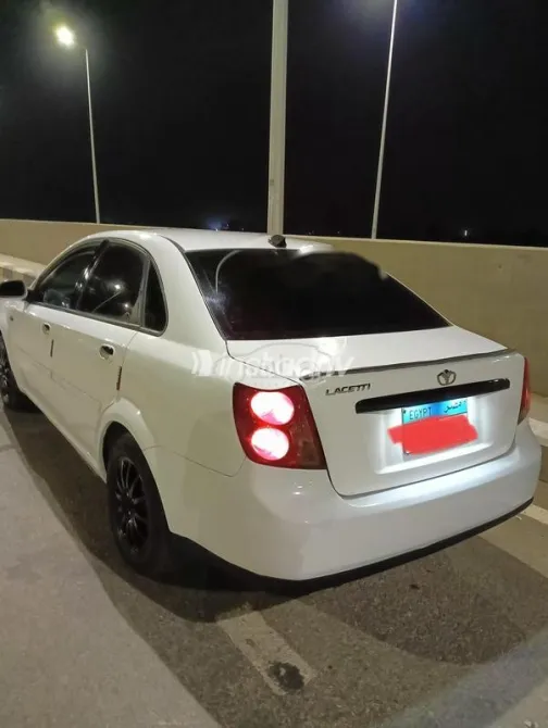 Daewoo Lacetti 2003 White Used for Sale - 3