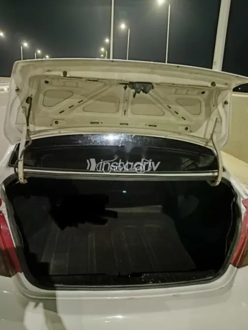 Daewoo Lacetti 2003 White Used for Sale - 4