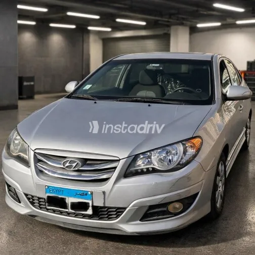 هيونداي إلنترا اتش دى 2017 فضي مستعملة للبيع - 1