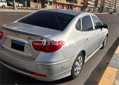 هيونداي إلنترا اتش دى 2017 فضي مستعملة للبيع - 4