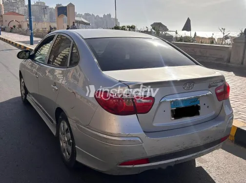 هيونداي إلنترا اتش دى 2017 فضي مستعملة للبيع - 5