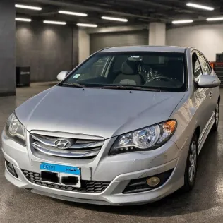 هيونداي إلنترا اتش دى 2017 فضي مستعملة للبيع