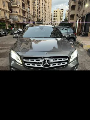 Mercedes GLA 200 2018 Gray Used for Sale