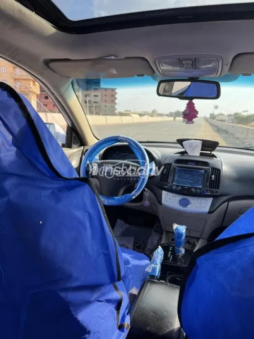 هيونداي إلنترا 2008 أبيض مستعملة للبيع - 6