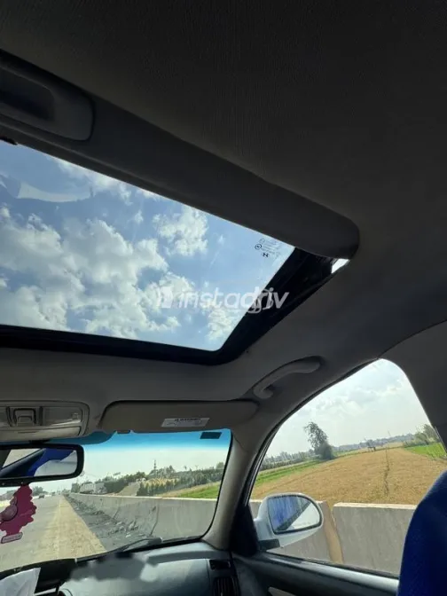 هيونداي إلنترا 2008 أبيض مستعملة للبيع - 8