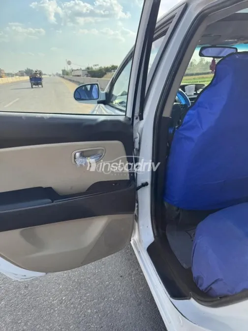 هيونداي إلنترا 2008 أبيض مستعملة للبيع - 9