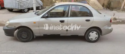 دايو لانوس 1999 ذهبي مستعملة للبيع - 3